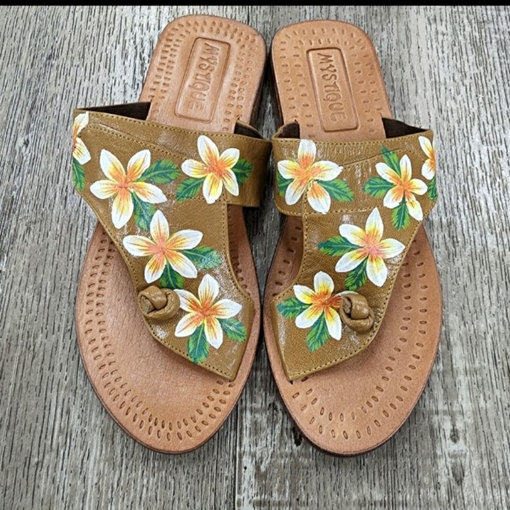 Mystique Hand Painted Leather Thong Sandals Size 6 NWT